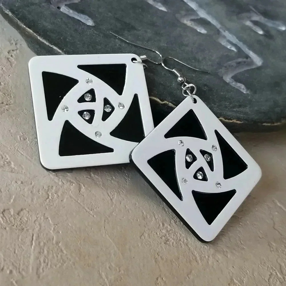 Retro White Black Lucite Austrian Crystal Rhombus Diamond Shape Dangle Earrings